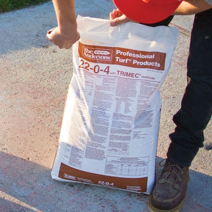 The Andersons 22-0-4 Turf Fertilizer With Trimec Post-Emergent Herbicide, 40lb Bag 6 The Andersons 22-0-4 Turf Fertilizer With Trimec Post-Emergent Herbicide, 40lb Bag - Image 4