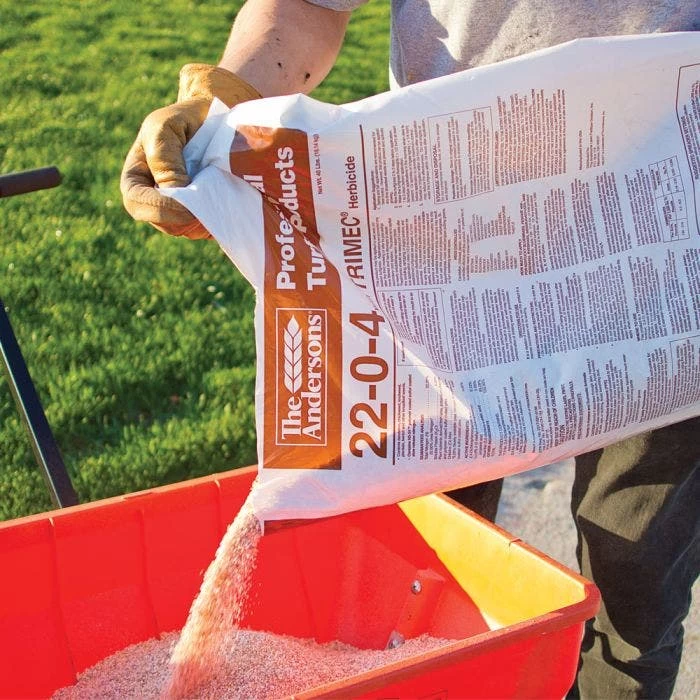 The Andersons 22-0-4 Turf Fertilizer With Trimec Post-Emergent Herbicide, 40lb Bag 8 The Andersons 22-0-4 Turf Fertilizer With Trimec Post-Emergent Herbicide, 40lb Bag - Image 6